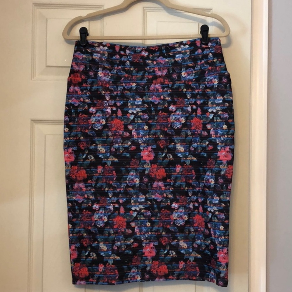 Lularoe Cassie skirt medium
